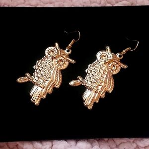 💖Gold Colored Metal Owl Earrings